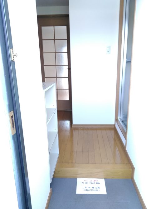 (玄関)